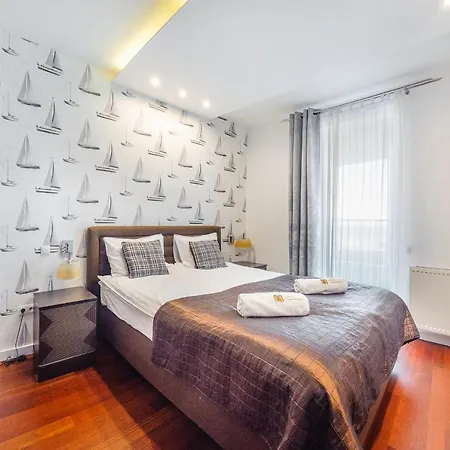 Yacht Club Sea Towers Premium דירה