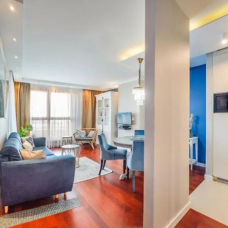 Yacht Club Sea Towers Premium *