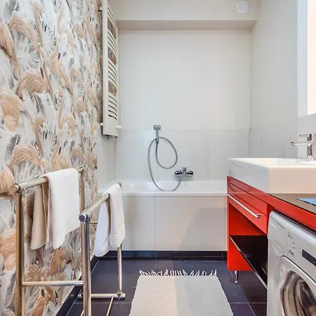 Yacht Club Sea Towers Premium