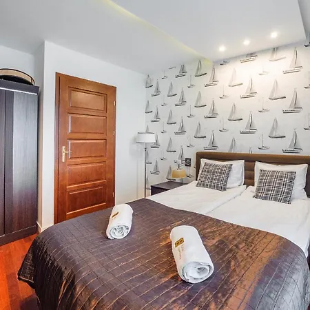 Yacht Club Sea Towers Premium דירה גדינייה